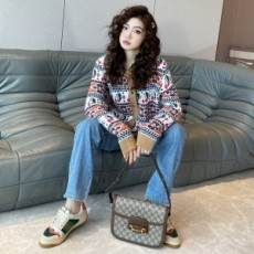 구찌 GUCCI 2022 SS 캐릭터 스트라이프 여성 니트 가디건 커스텀급