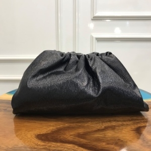 보테가 베네타 BOTTEGA VENETA 2022 SS 라지 스트라이프 만두백 블랙 98058 커스텀급