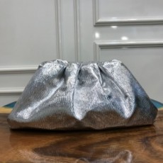 보테가 베네타 BOTTEGA VENETA 2022 SS 라지 스트라이프 만두백 실버 98058 커스텀급