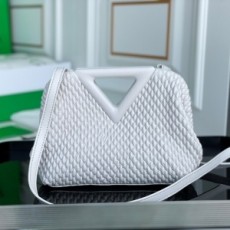 보테가 베네타 BOTTEGA VENETA 2022 SS 포인트 스티치 삼각토트 크로스백 화이트 커스텀급