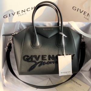 지방시 GIVENCHY 2022 SS 캐릭터 로고 안티고나 라지 토트백 블랙 0175 커스텀급
