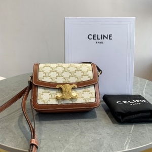 셀린느 CELINE 2022 SS 트리오페 금속버클 아이보리 크로스백 커스텀급