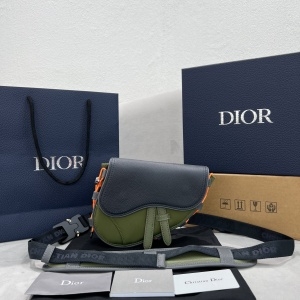 디올 DIOR 2022 SS 새들백 끈장식 크로스백 그린 93362 커스텀급