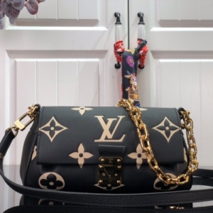 루이비통 LOUIS VUITTON 2022 SS 모노그램 페리보릿 체인 숄더백 블랙 M45183 커스텀급