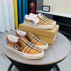 버버리 BURBERRY 2022 SS 체크무늬 로고 투톤 남성 슬립온 커스텀급