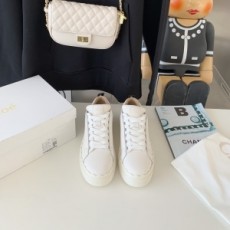 끌로에 CHLOE 2022 SS 각인로고 화이트 여성 슈즈 커스텀급
